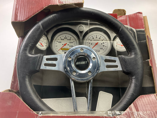 SCRATCHED #4 - Grant 457 Club Sport Steering Wheel - 13-3/4'' Diameter, 4'' Dish