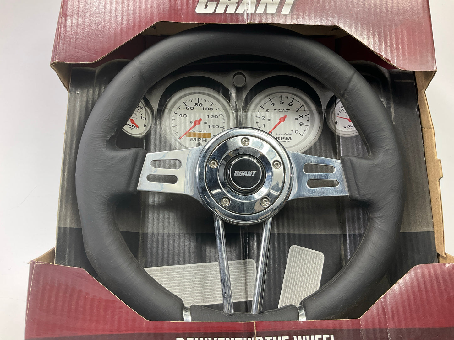 COSMETIC DAMAGE Grant 457 Club Sport Steering Wheel - 13-3/4'' Diameter, 4'' Dish