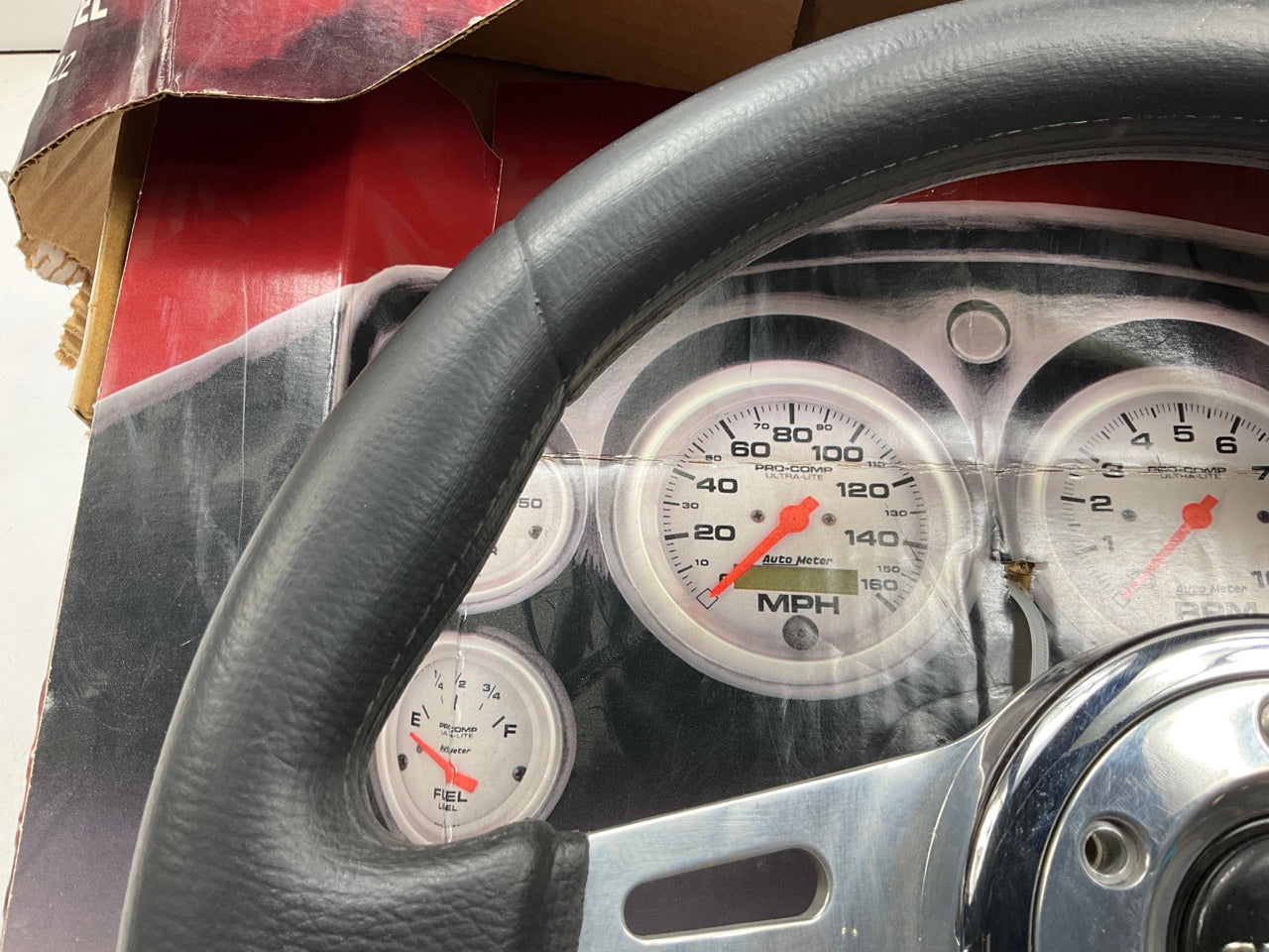 MISSING ONE BOLT Grant 457 Club Sport Steering Wheel - 13-3/4'' Diameter, 4'' Dish