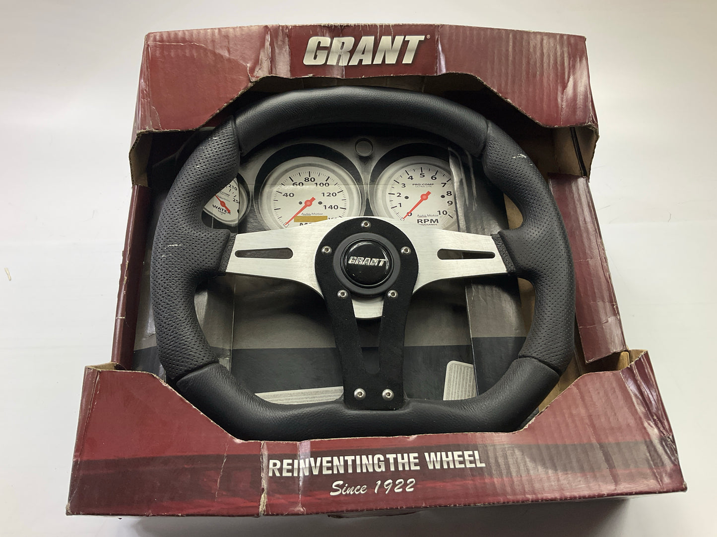 COSMETIC DAMAGE Grant 490 D-Shape Racing Steering Wheel 1.5'' Dish, 13.75''x11.75''