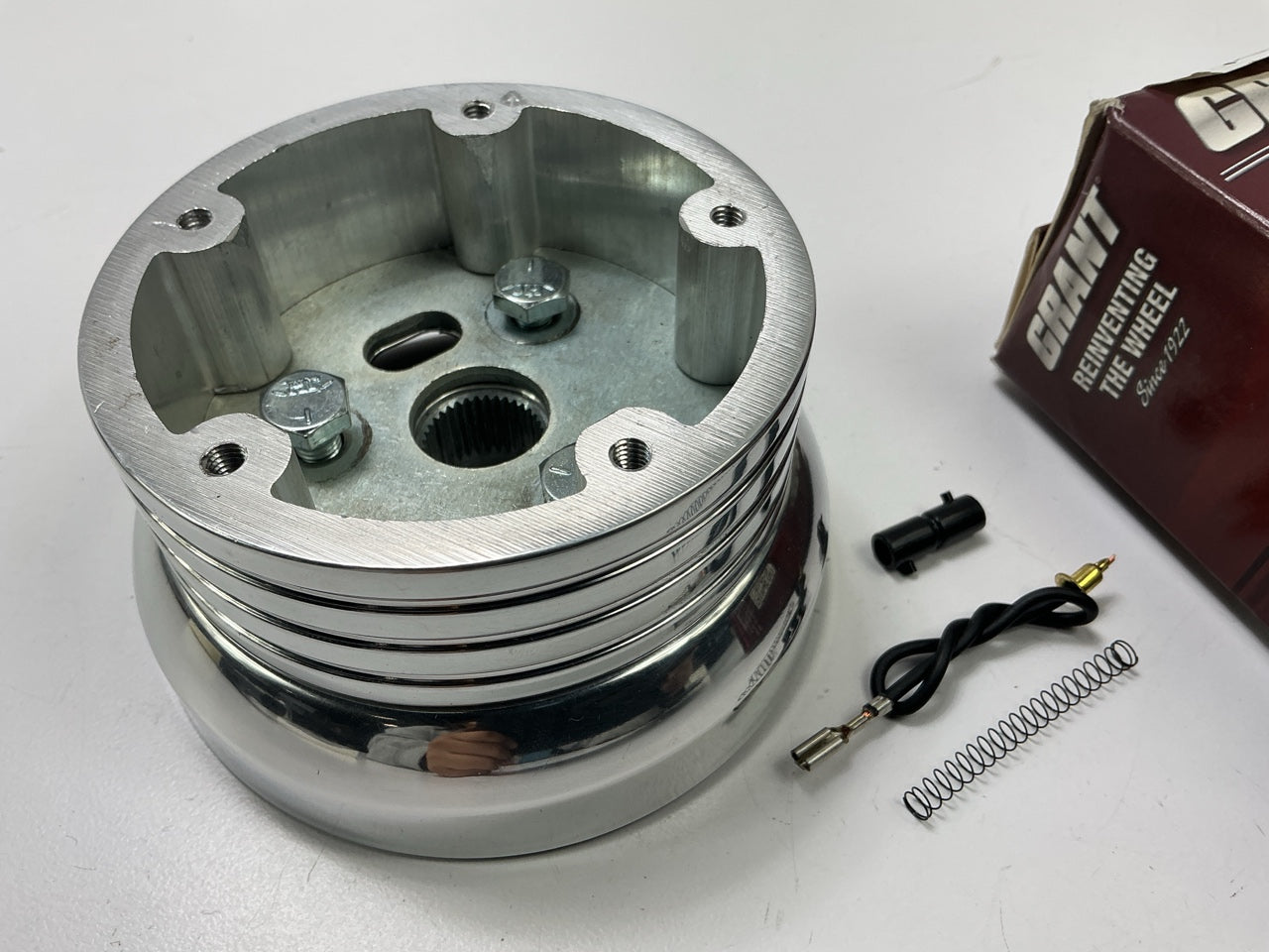 Missing Retaining Ring, AS SHOWN - Grant 5196-1 Billet Steering Wheel Adapter