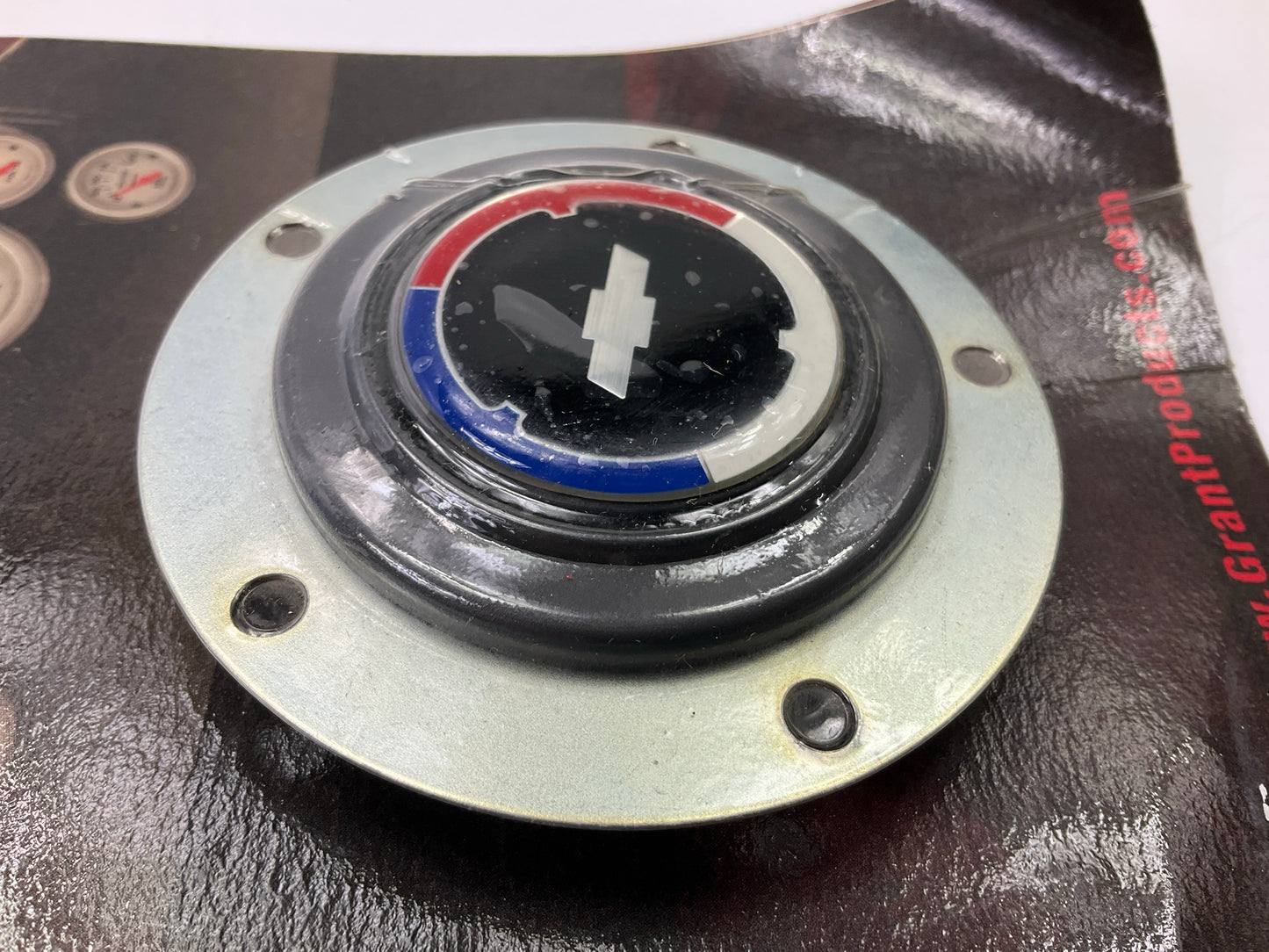 Grant 5657 Signature Series Horn Button - Bowtie Logo