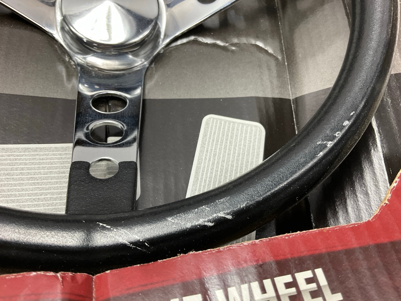 SCRATCHED, SEE PHOTOS - Grant 838 Classic Steering Wheel, 3-Spoke, 13.5 Diameter