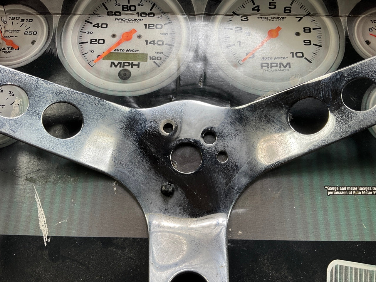 SCRATCHED & MISSING HORN - Grant 838 Classic Steering Wheel, 3-Spoke, 13.5 Dia