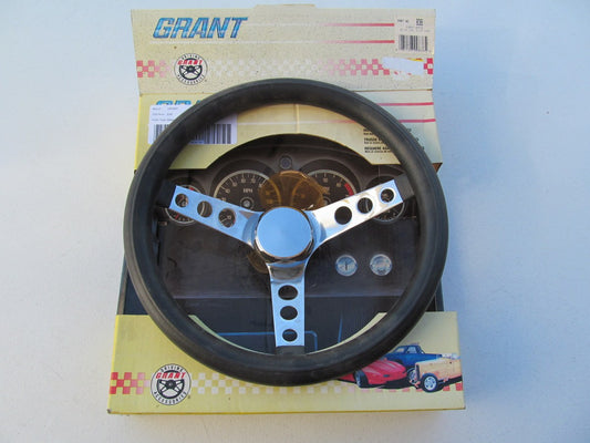 Grant 838 Classic Steering Wheel, Foam / Steel  - 3-Spoke, 13.5 Diameter