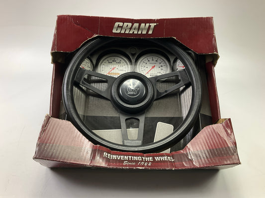 SCATCHED, SEE ACTUAL PHOTOS, Grant 870 Challenger Series Steering Wheel, 13-3/4''