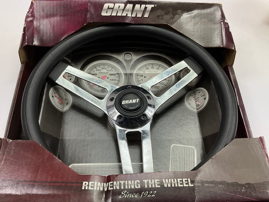 Grant 990 Grant Classic 5 Steering Wheel - 14.5'' Diameter, 2-3/4'' Dish