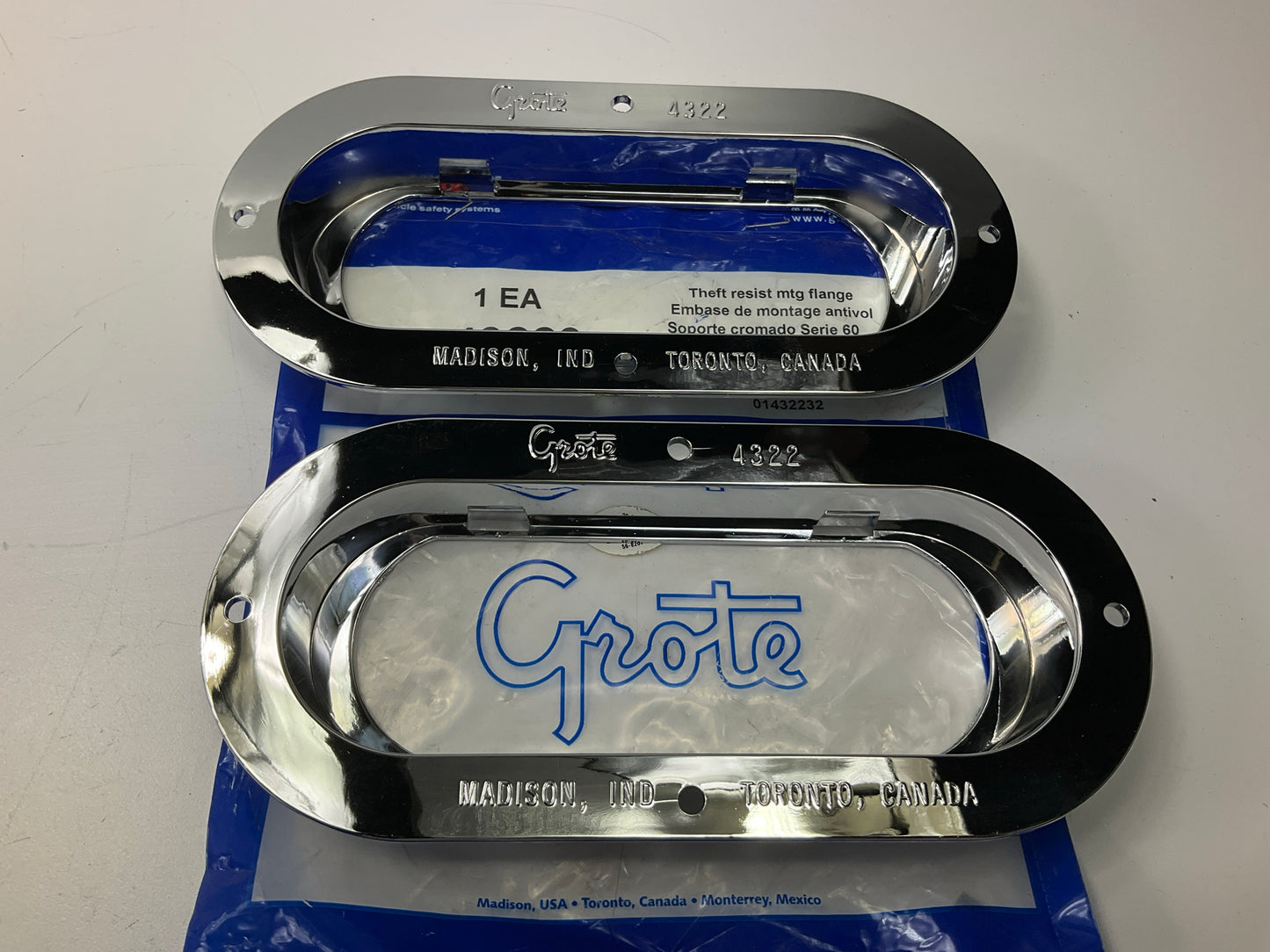 (2) Grote 43223 Theft-Resistant Mounting Flanges For 6'' Oval Light Lamps