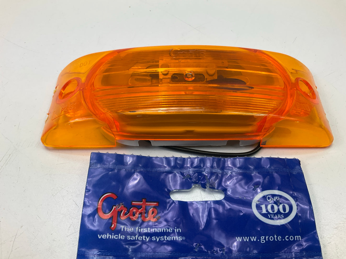Grote 45463 Universal Two-Bulb Turtleback Clearance Marker Light - Amber