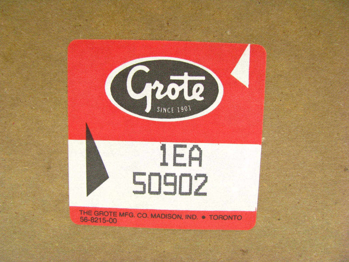 Grote 50902 RIGHT Square Three Stud Torsion Mount Stop / Tail  / Light Lamp RED