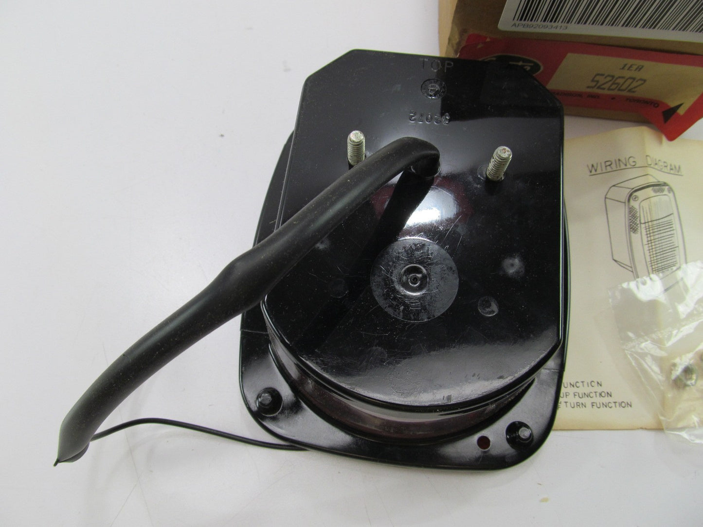 GROTE 52602 - Two-Stud Stop / Tail / Turn Light For Dodge Type 2