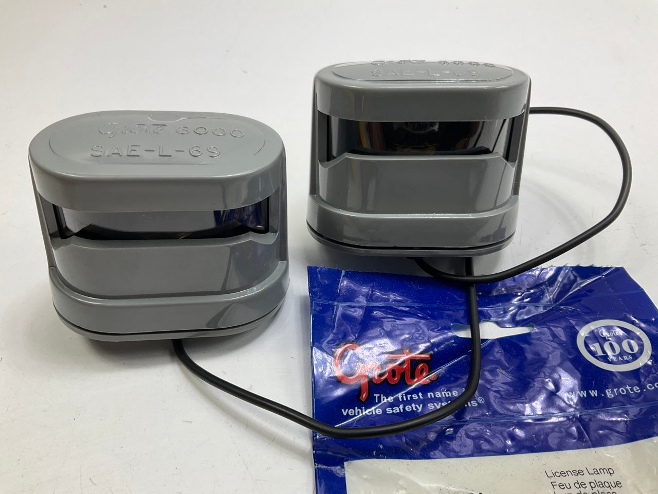 (2) Grote 60001 Resealable License Plate Light Lamp