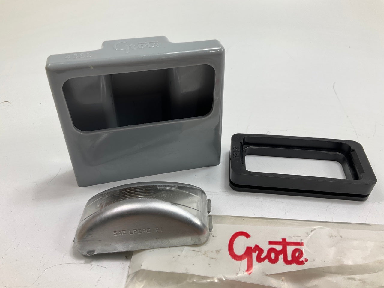 Grote 60280 Small Rectangular License Plate Light Lamp