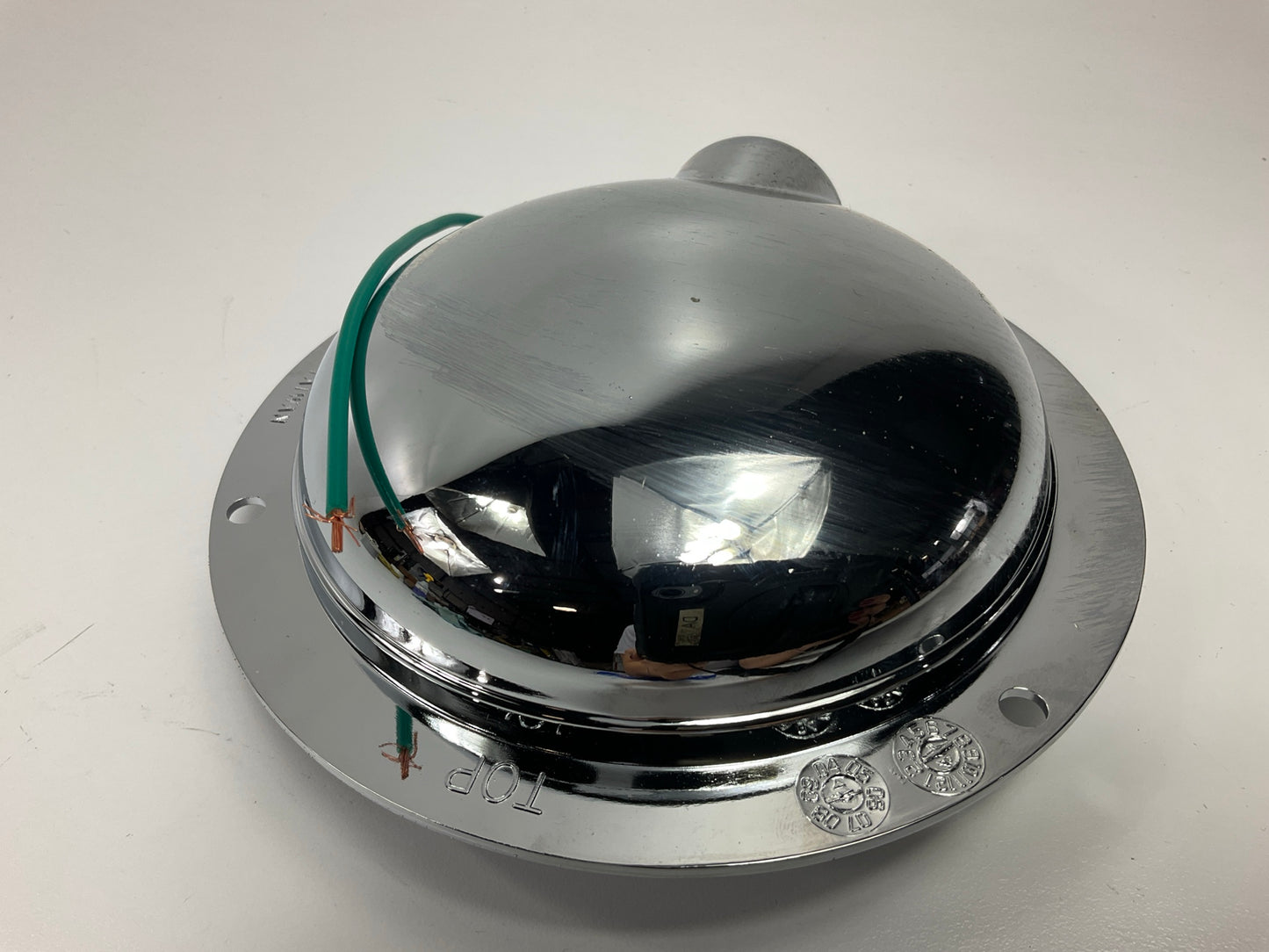 Grote 60311Shallow Die-Cast Utility Light Lamp