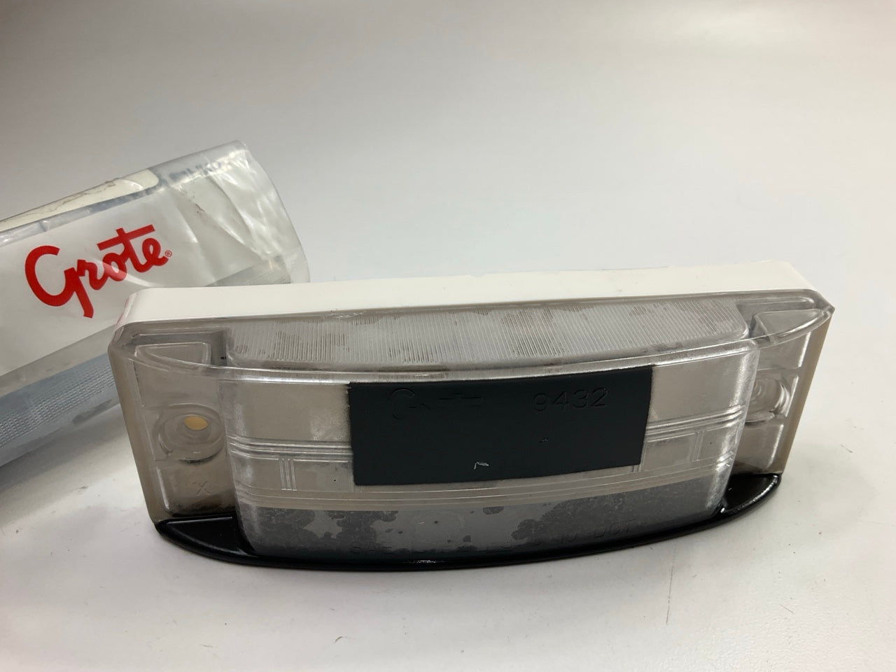 Grote 60331 Sealed Turtleback II License Light Lamp, 12 Volt