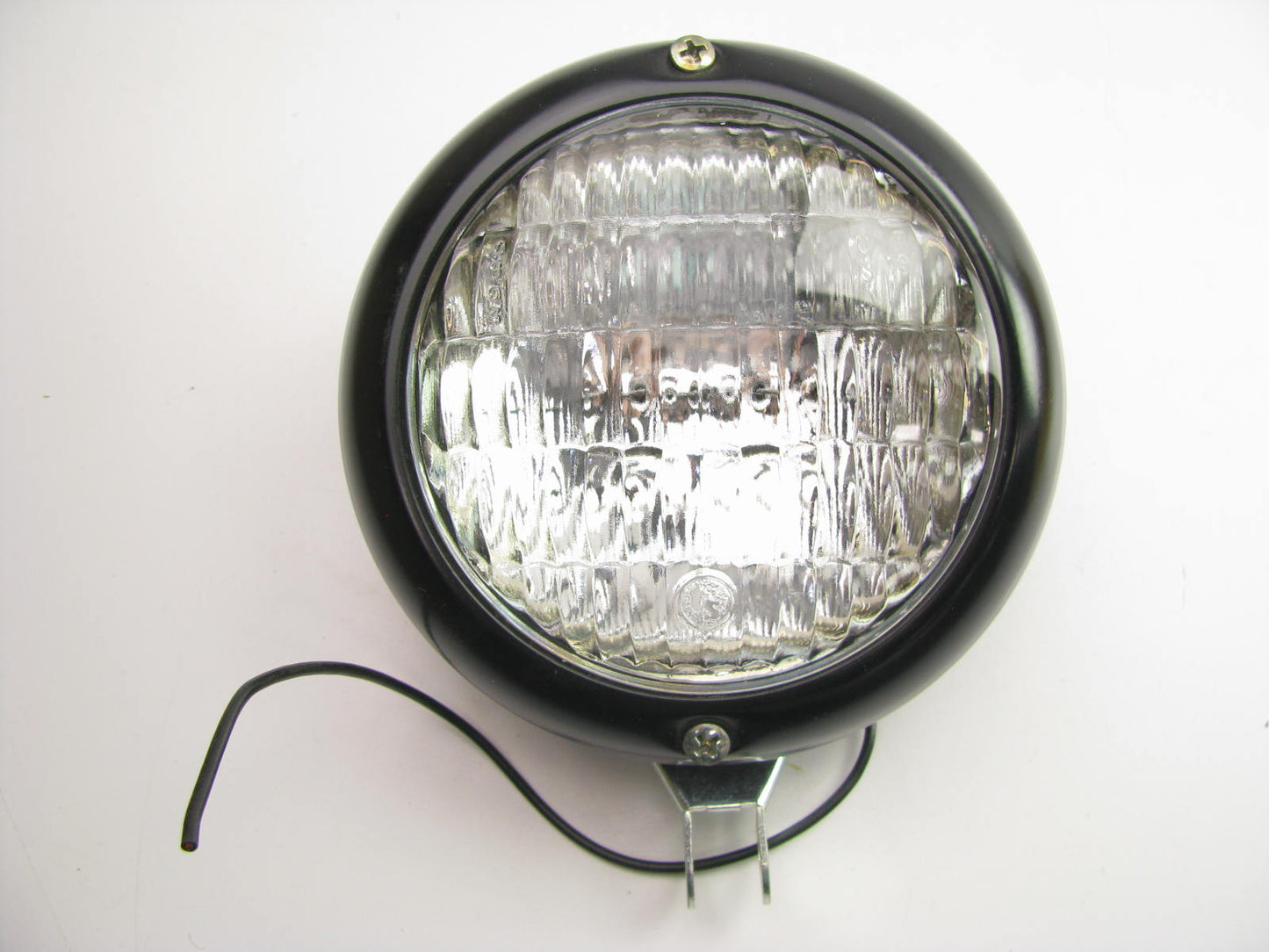 Grote 64101- Universal Round Tractor & Auxiliary Light Lamp - CLEAR