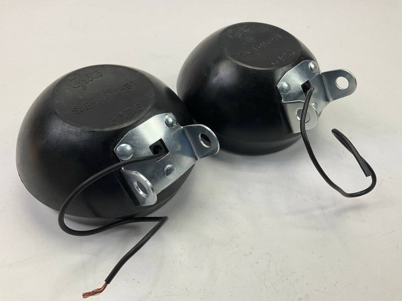 (2) Grote 64931 5'' 12V Tractor Utility Lights - Sealed Beam Spot Lamp PAR36