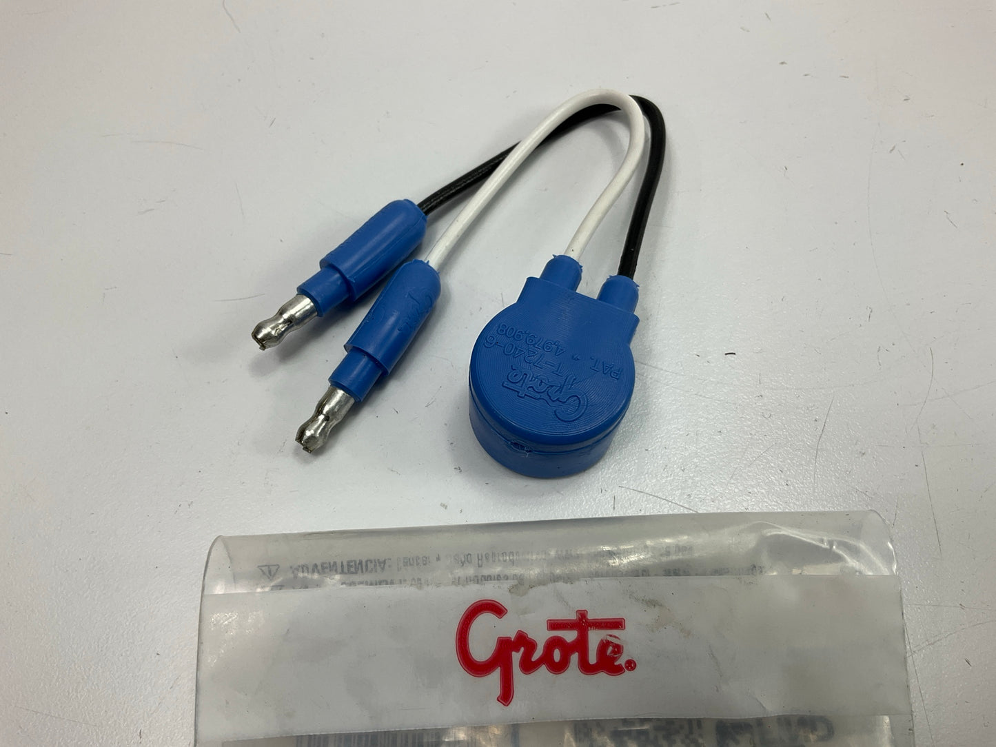 Grote 66911 Turtleback II Double-Seal Light Pigtail Connector