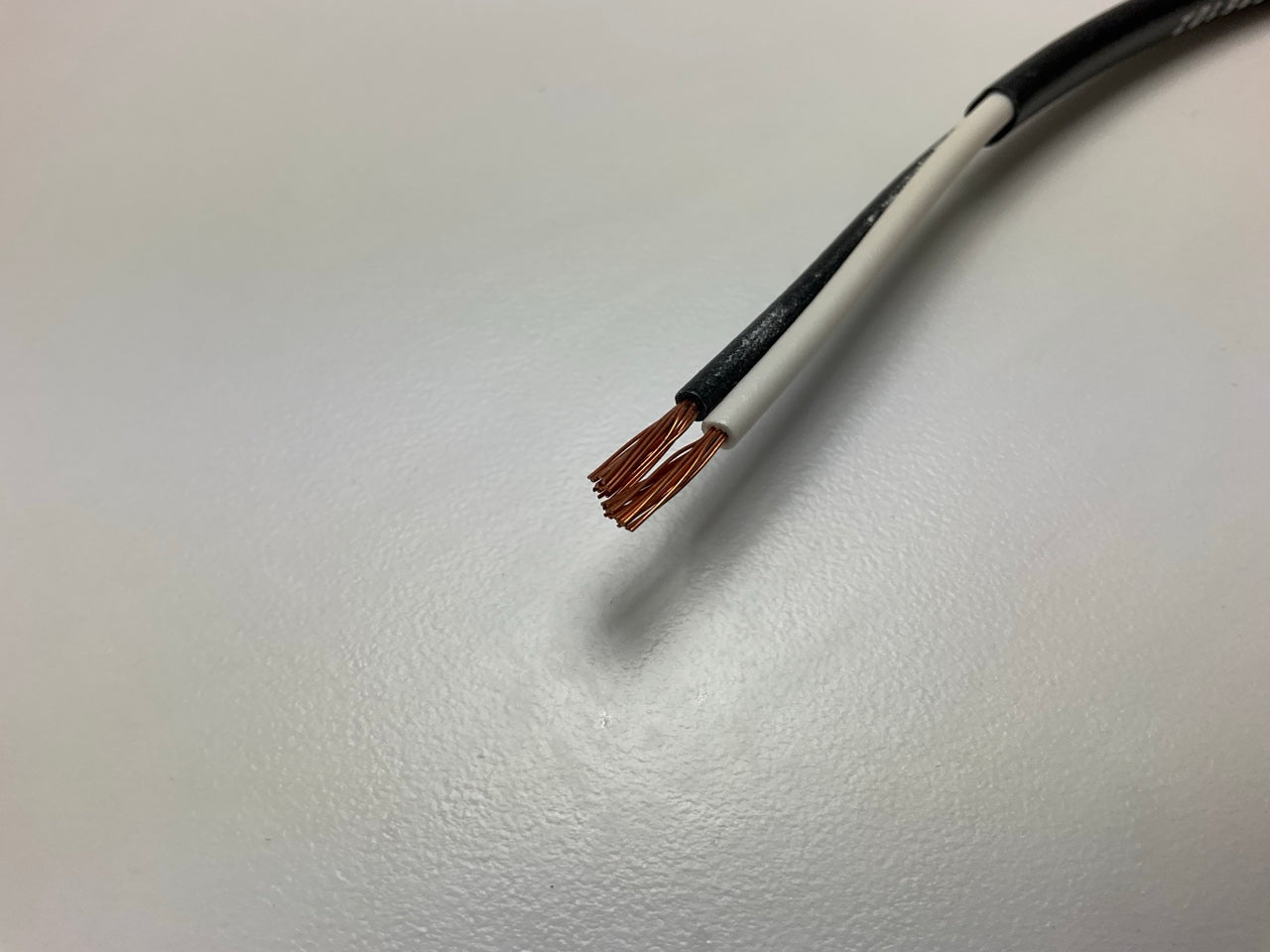 Grote 68610 Pigtail For Trilliant Work Lamps, 12'' Blunt Cut Wires With Deustch