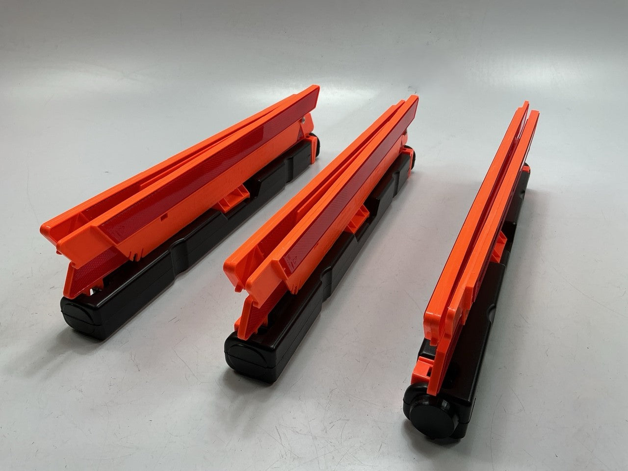 Grote 71432 Warning Triangle Kit - For Truck Emergency & Driver Safety