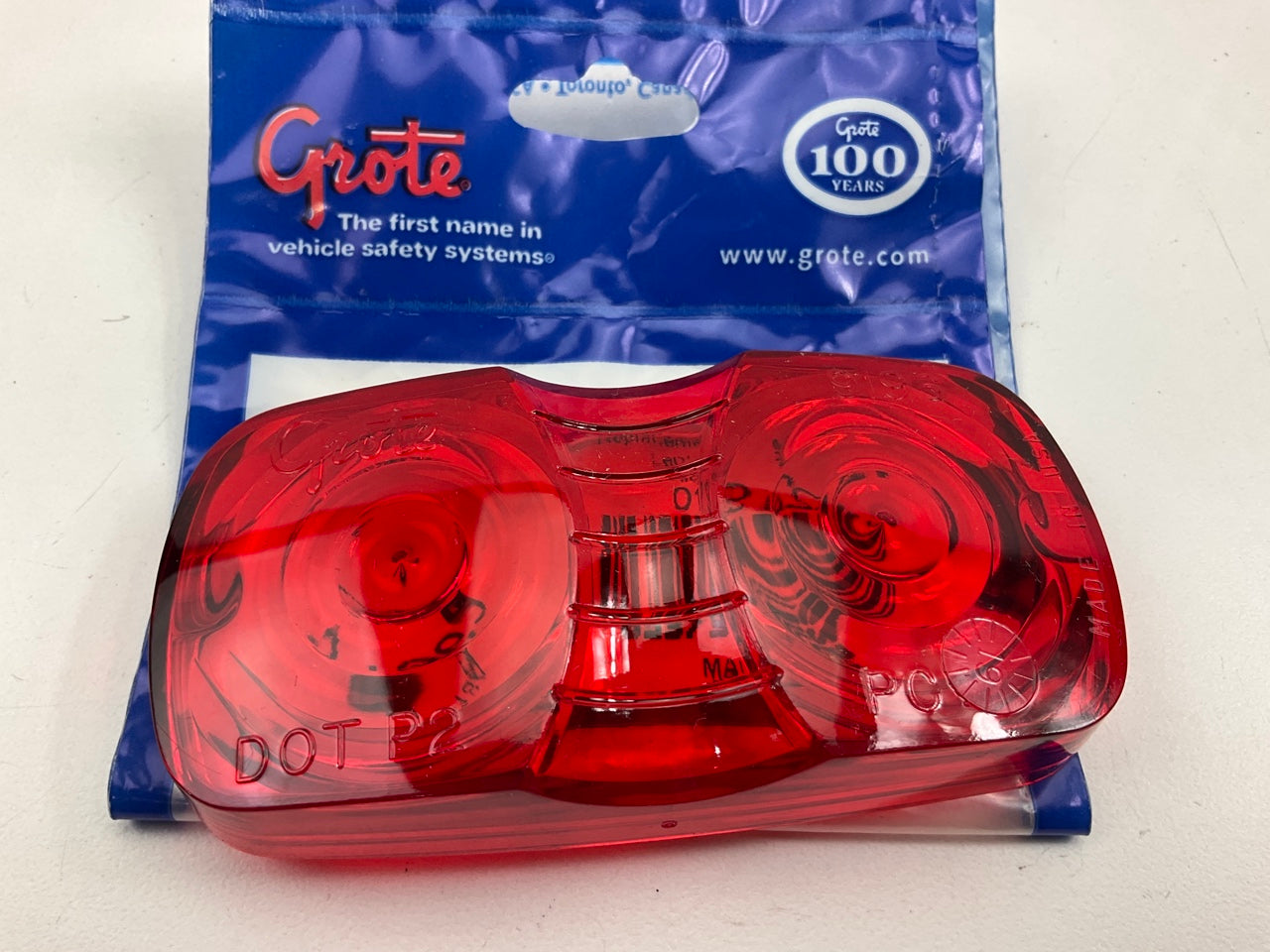 Grote 91962 Red Clearance Marker Replacement Lens ONLY (Two-Bulb Square Design)