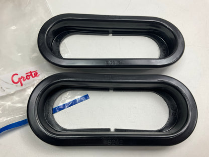 (2) Grote 92420 Trailer Light Lamp Mounting Grommet, 6'' Oval, For Grote 53962
