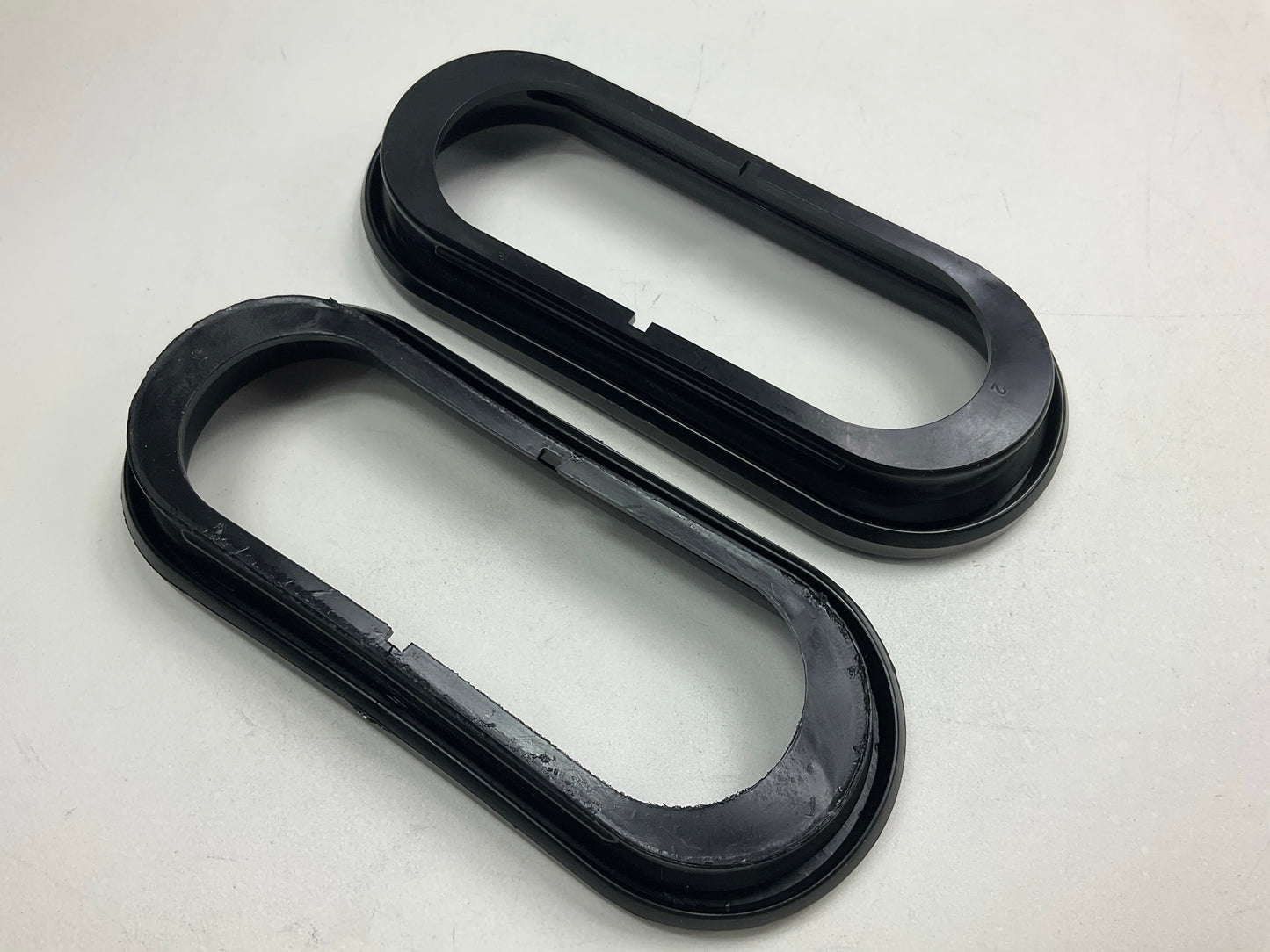 (2) Grote 92420 Trailer Light Lamp Mounting Grommet, 6'' Oval, For Grote 53962