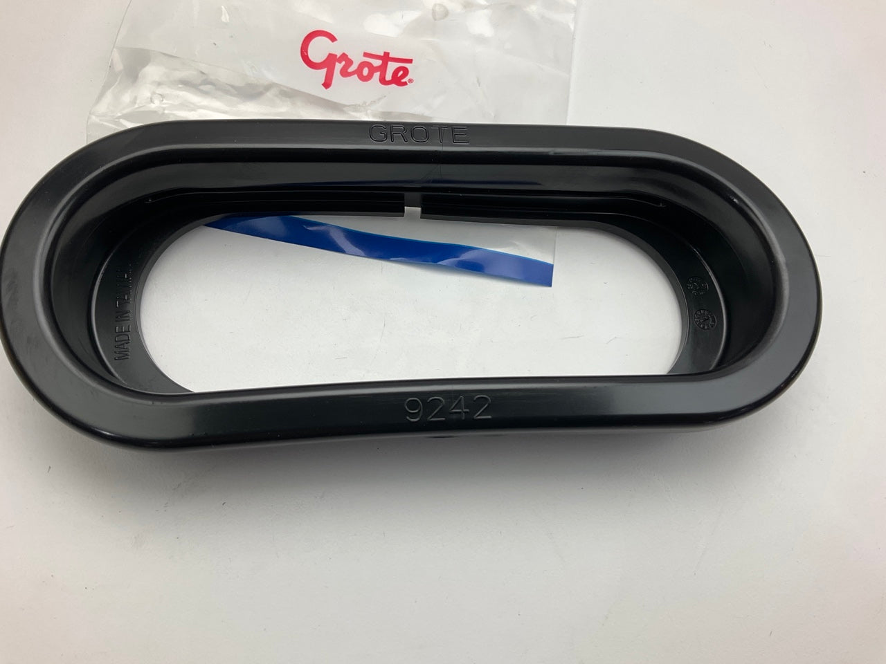 Grote 92420 Trailer Light Lamp Mounting Rubber Grommet, 6'' Oval, For Grote 53962