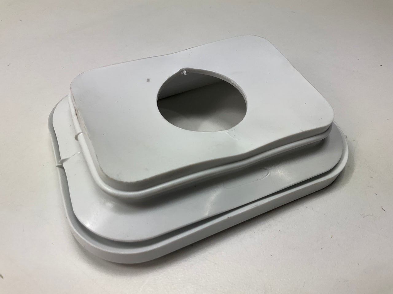 Grote 93400 Grommet For Small 3'' X 2'' Rectangular Light Lamp
