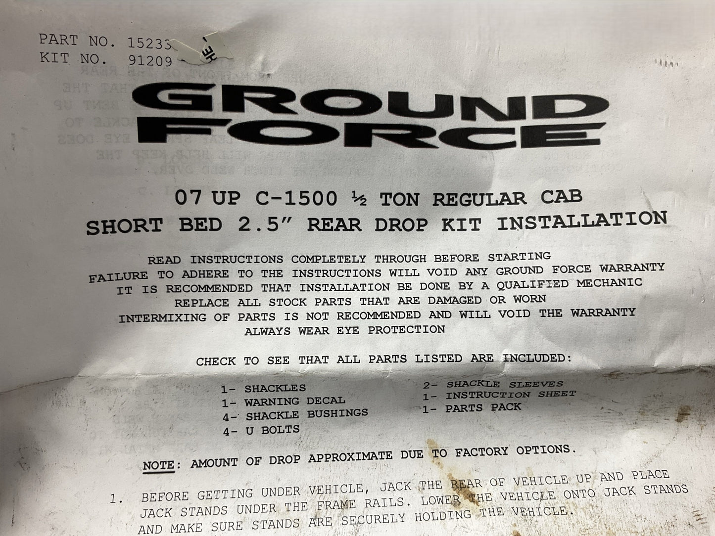 Ground Force 91209 2-1/2'' Rear Lowering Shackle Kit - 2007-2011 GMC Sierra 1500