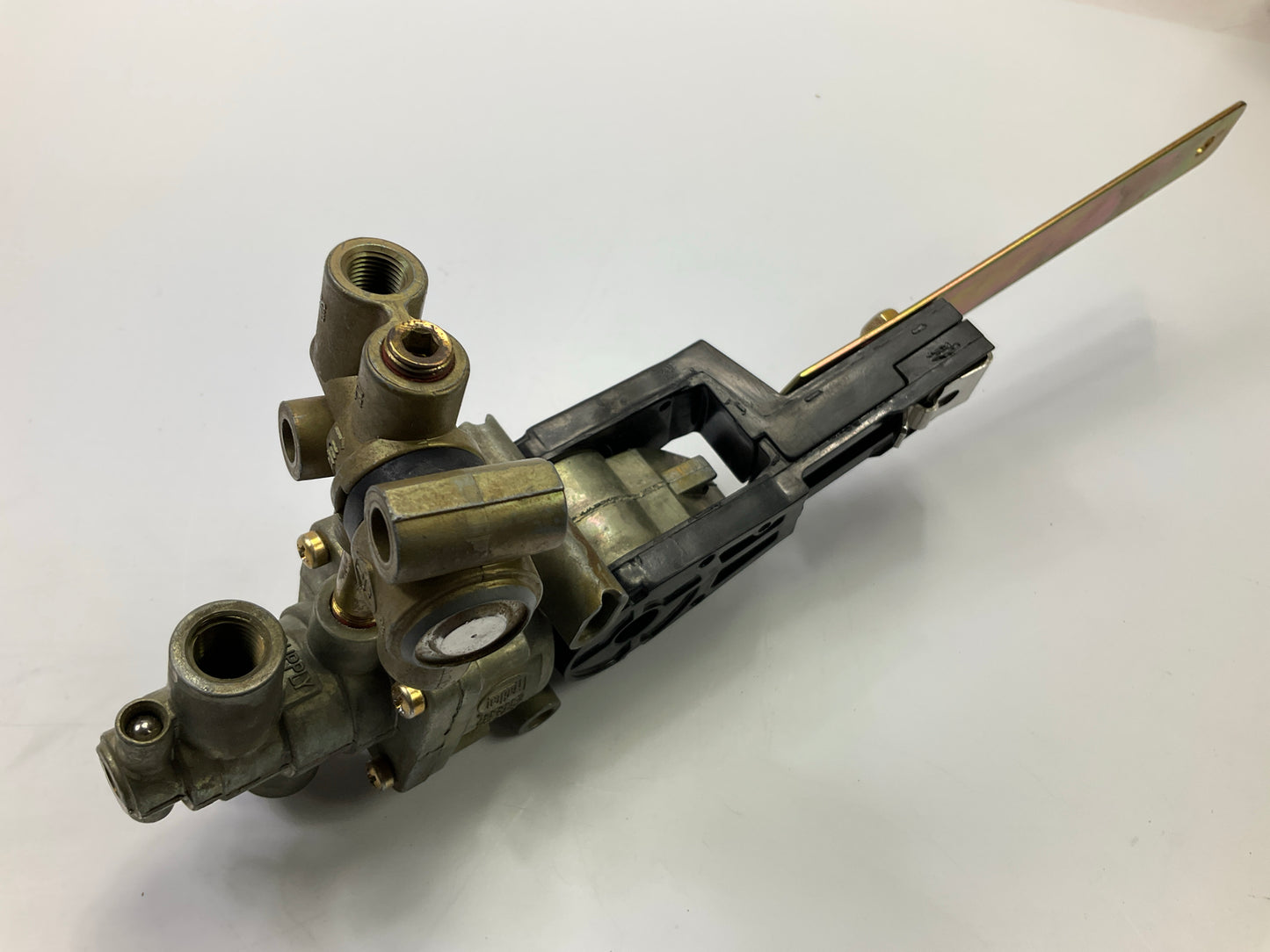 Hadley H00500CA Height Control Valve Leveling W/ Auto Dump Trailer