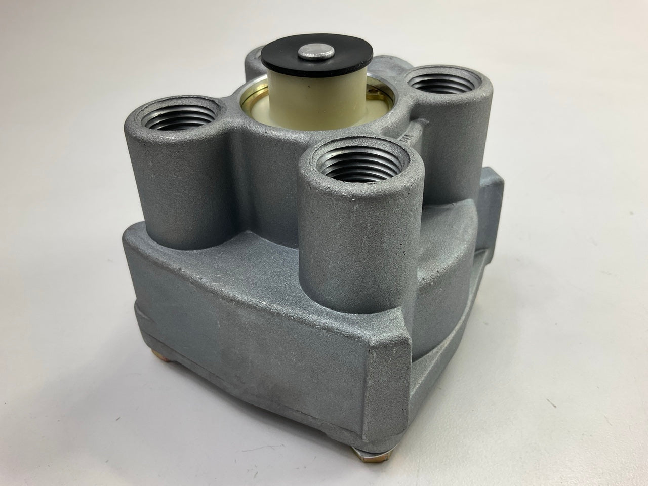 REMAN. Haldex 102626RX R-12 Brake Relay Valve