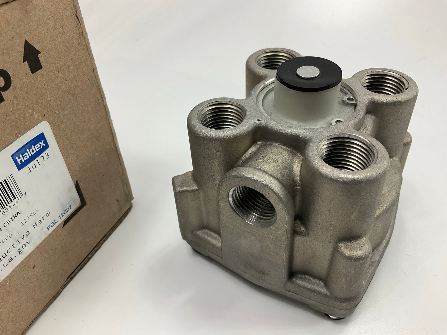 REMAN. Haldex 102626X R 12 Relay Brake Valve