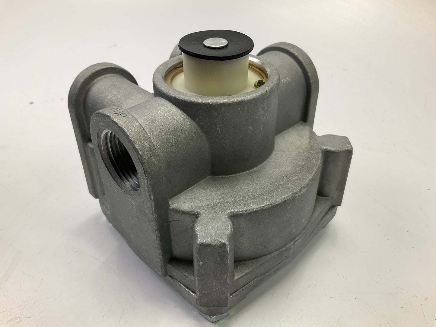 REMAN. Haldex 103009X Brake Relay Valve, Bendix R-12H Type