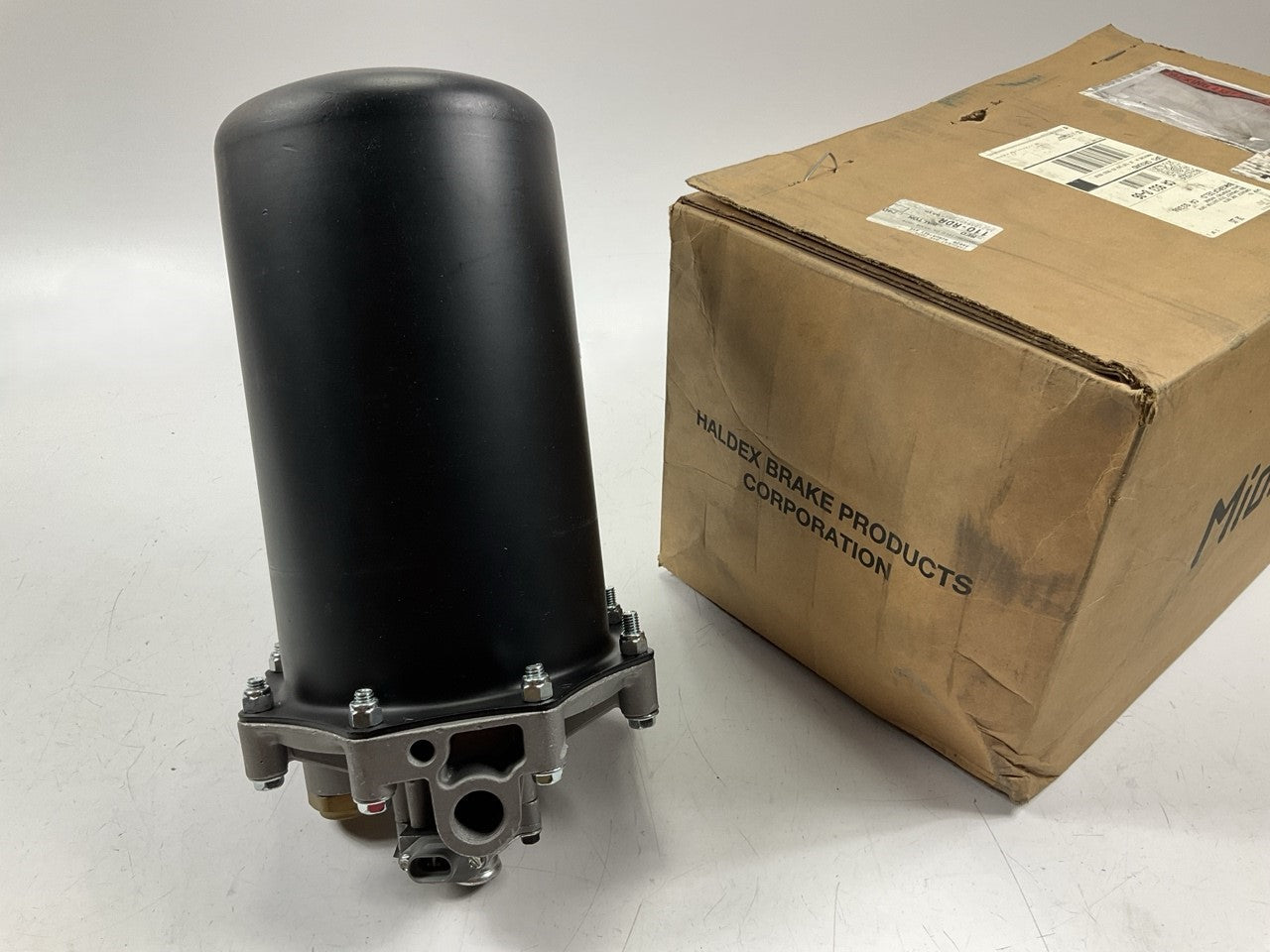 Haldex 109688X LikeNu Bendix AD-9 Air Brake Dryer, With Extended Purge Volume
