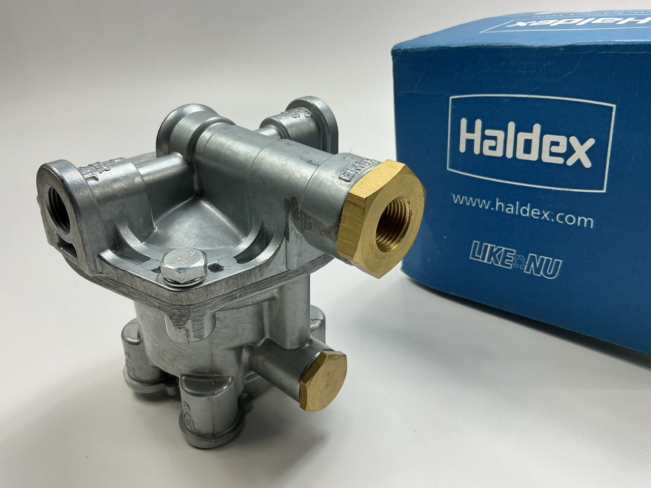 REMAN. Haldex 110205X Sealco Ratio Emergency Relay Valve Pre-FMVSS-121