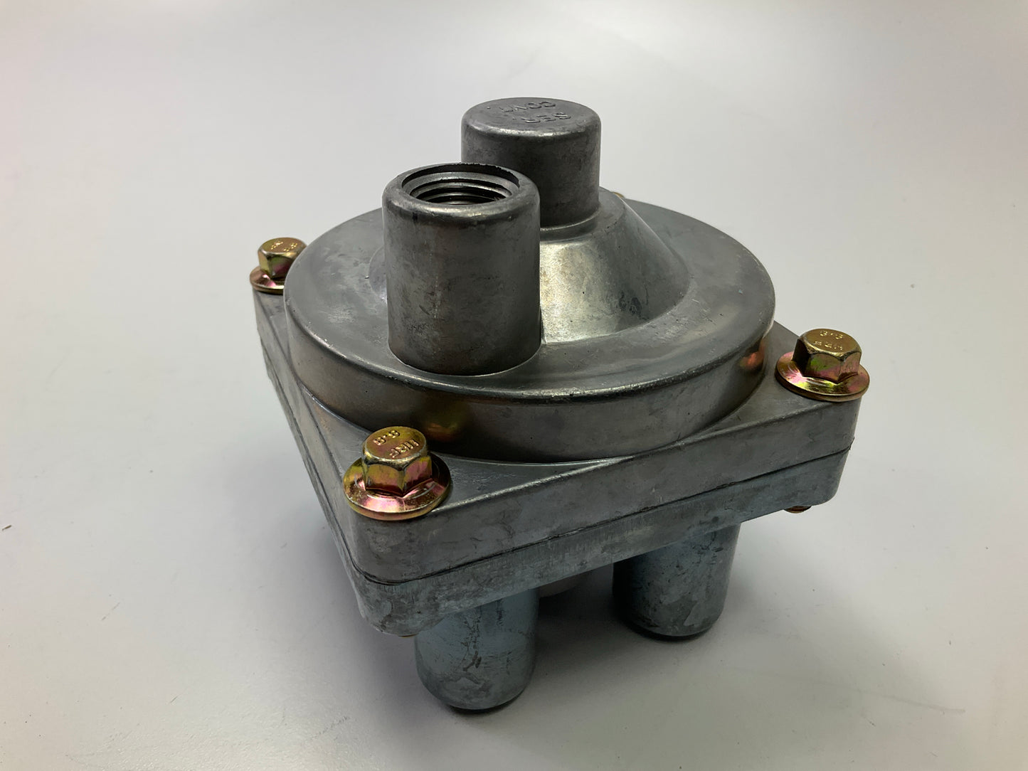 REMAN. Haldex 110380X Sealco Relay Valve, 3/4'' Reservoir, (4) 3/8'' Delivery