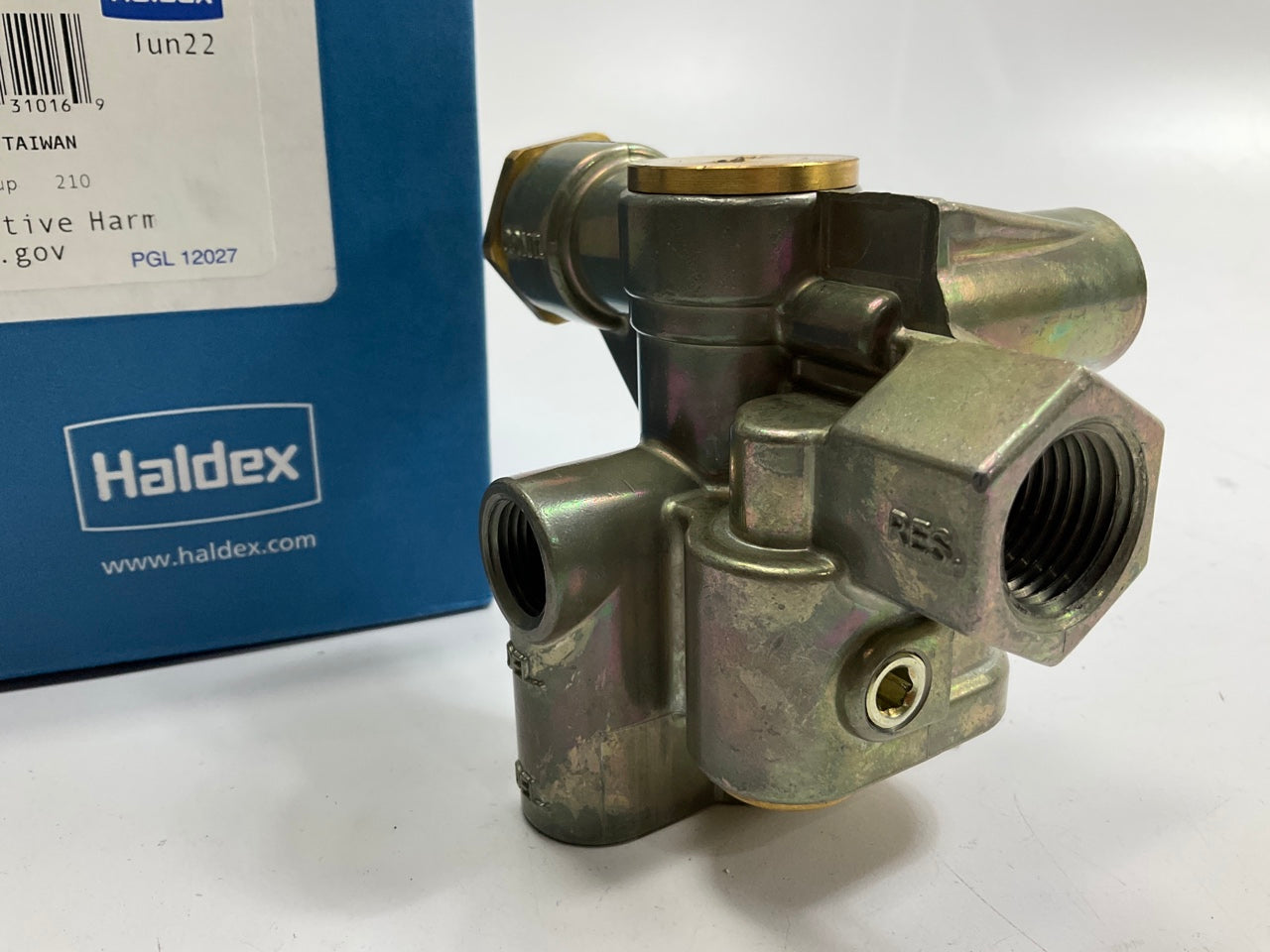 REMAN. Haldex 110700X Sealco Spring Brake Control Valve