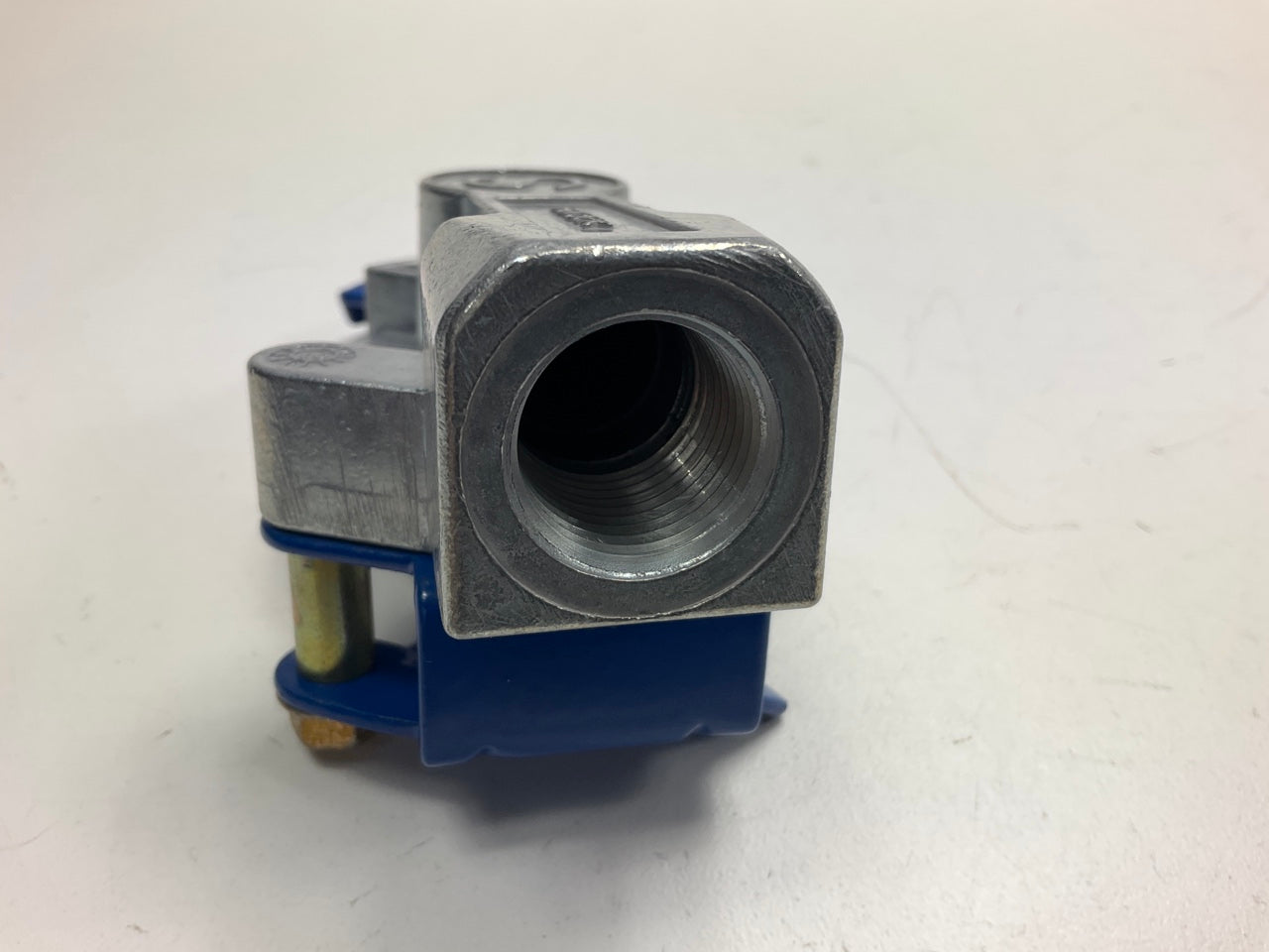 Haldex 11452 1/2'' NPT Port Conventional Gladhand Hose Coupler - Blue