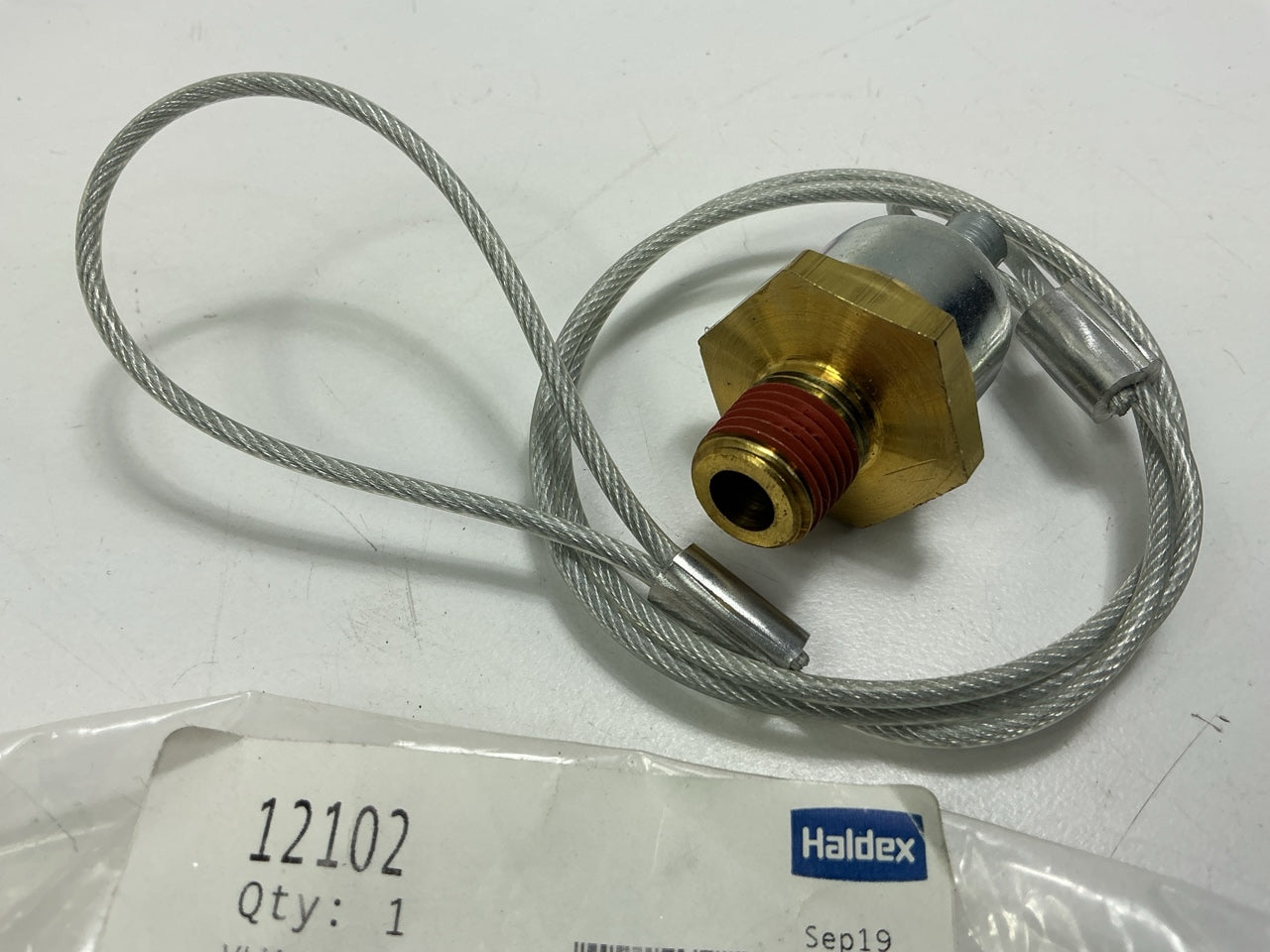 Haldex 12102 1/4'' NPT (male) Manual Drain Valve With 24'' Cable KN21022