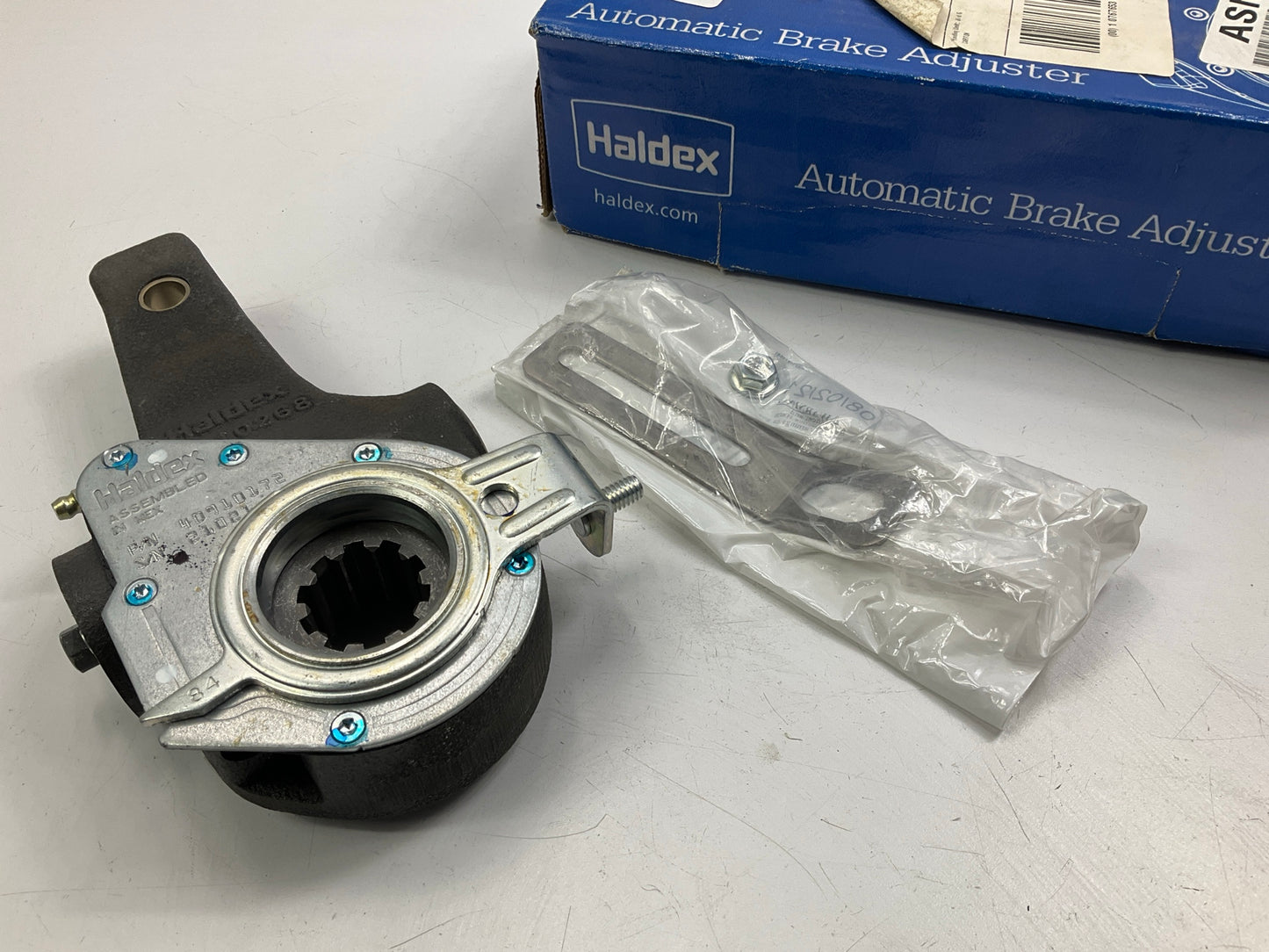 Haldex 40010013 Automatic Brake Adjuster ABA 1.25'' Cam / 10-Spline / 5.5'' Arm
