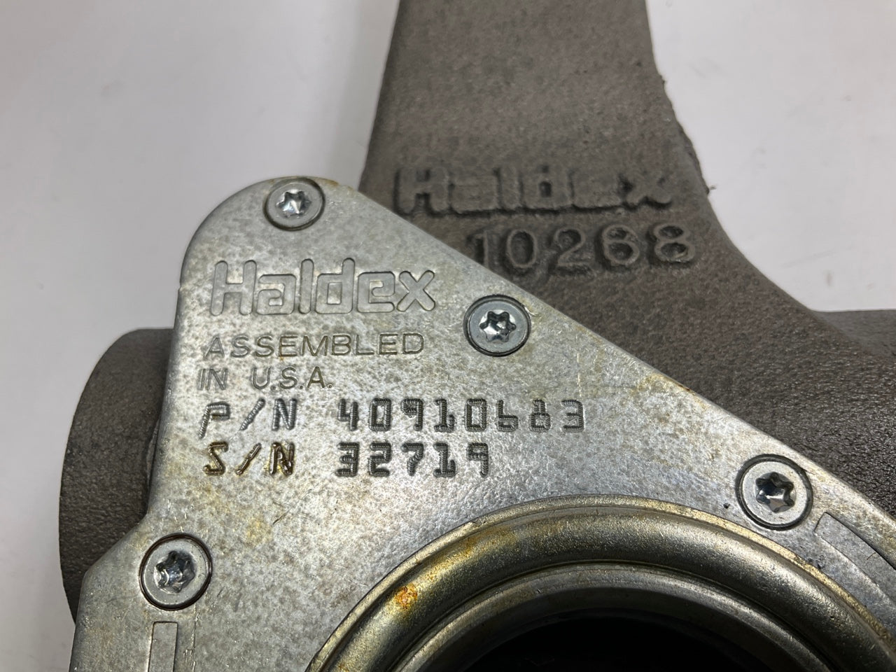 Haldex 40010211  16-1/2 Trailer Auto Slack Adjuster, 1-1/2-28 Spline, 5-1/2 Arm