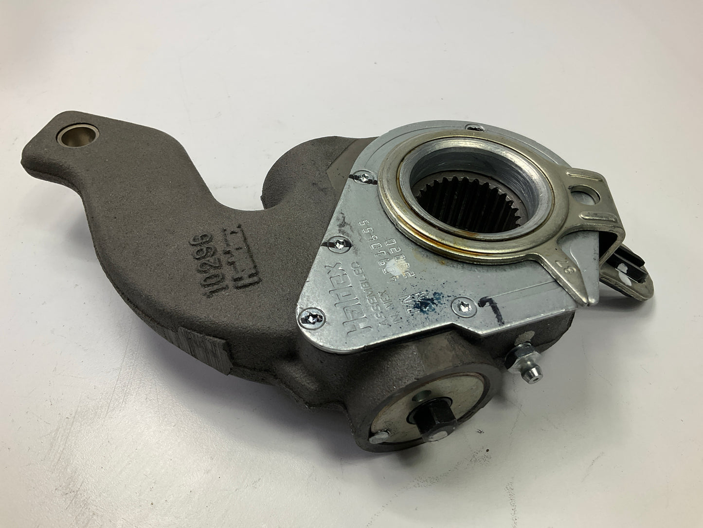 Haldex 40010305 Slack Adjuster, 6'' Arm, 1-1/2'' X 28 Spline, 35 Deg. Body