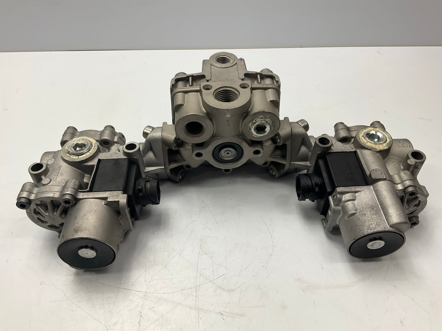REMAN. Haldex 4725001200X Meritor WABCO Style ABS Modulator Valve Pack
