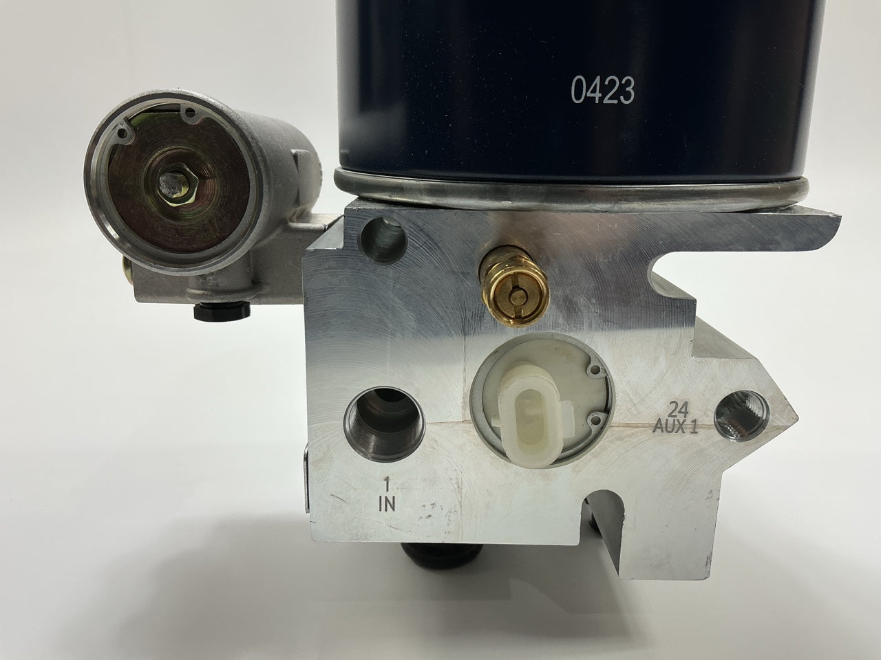 REMAN. Haldex 5004050X Bendix AD-IS Air Brake Dryer  3-Port, 12 Volt, 90 Watt