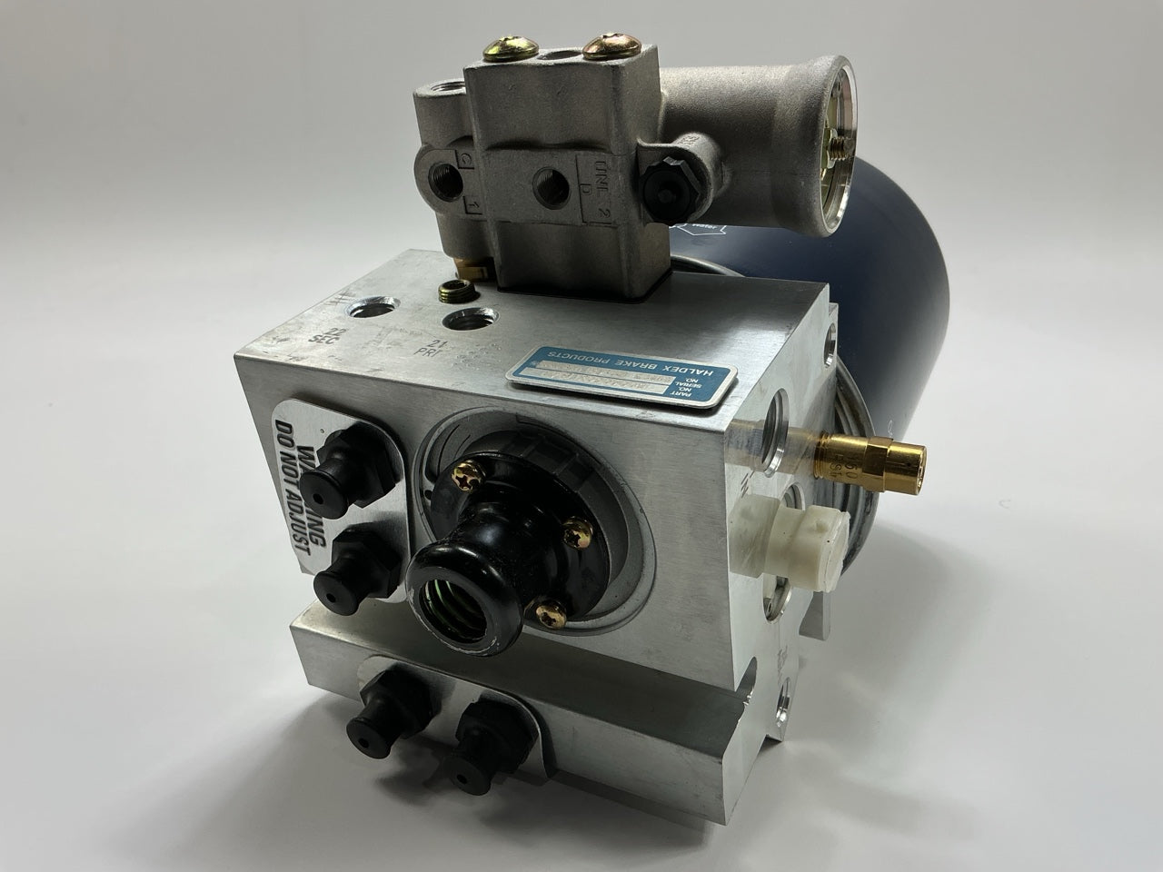 REMAN. Haldex 5004050X Bendix AD-IS Air Brake Dryer  3-Port, 12 Volt, 90 Watt