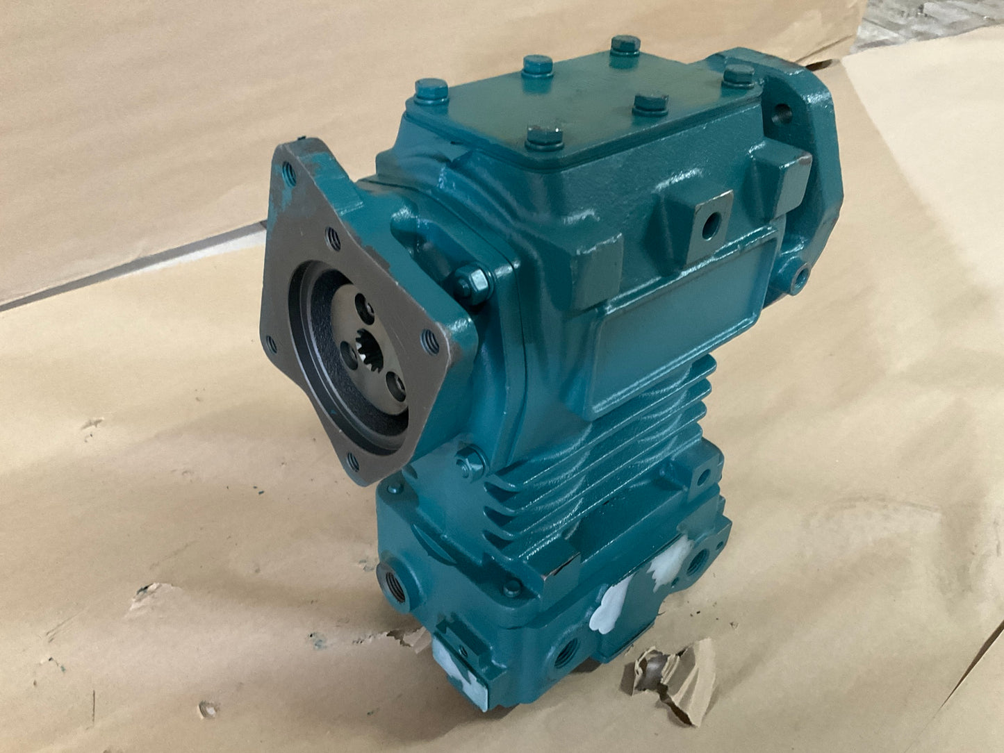 REMAN. Haldex 5004613X TF550 Flange Mount Air Brake Compressor For CAT  0° Tilt