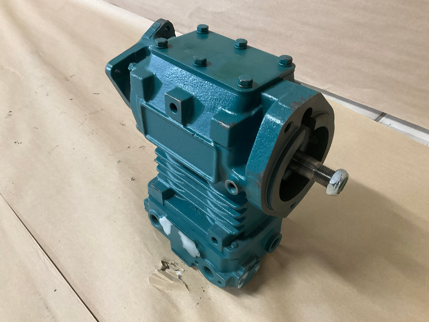 REMAN. Haldex 5004613X TF550 Flange Mount Air Brake Compressor For CAT  0° Tilt