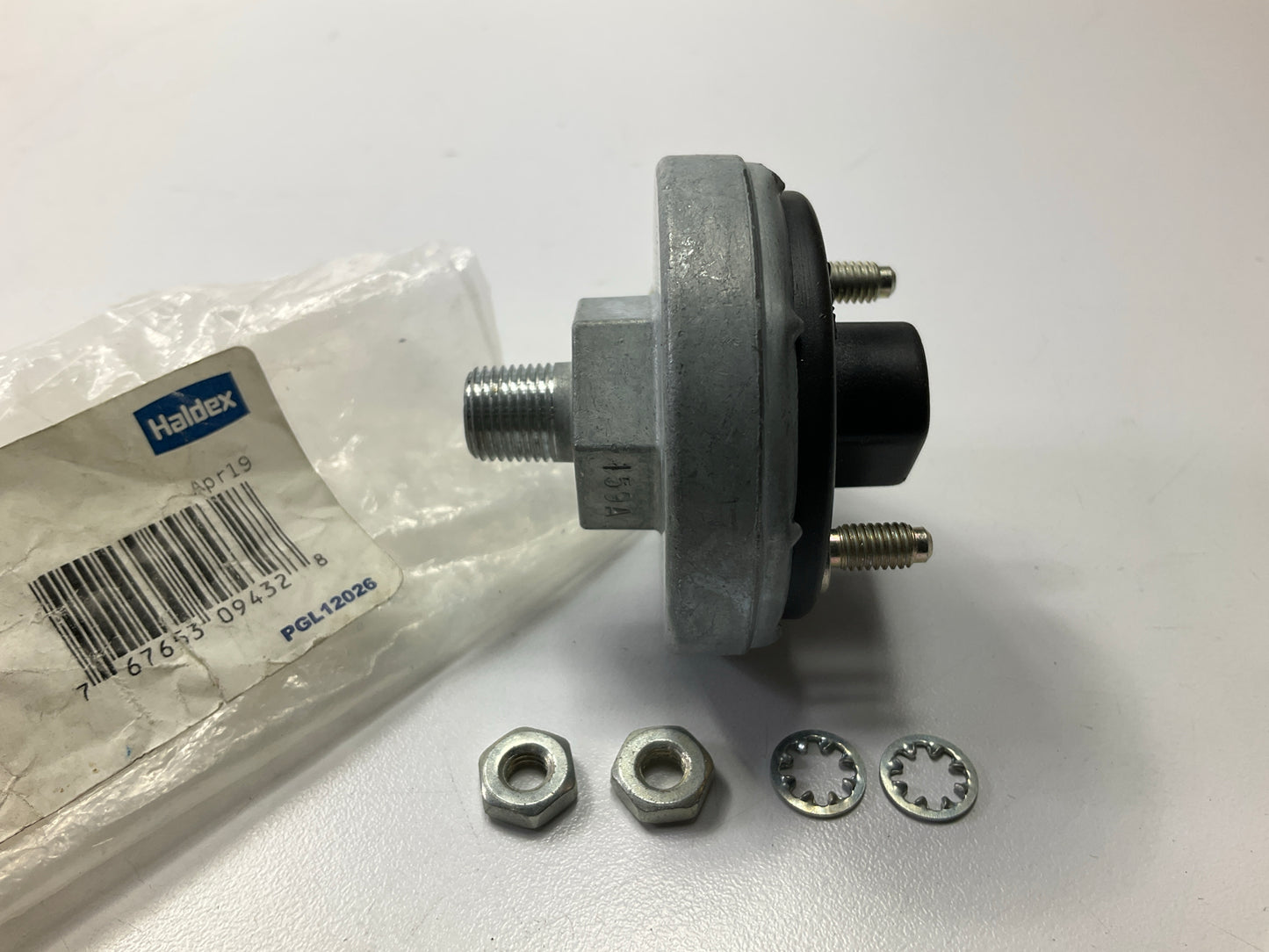 Haldex BE13240 Brake Light Switch, Replaces 13240A, 55 PSI, Pole Size 1/8-27 NPT