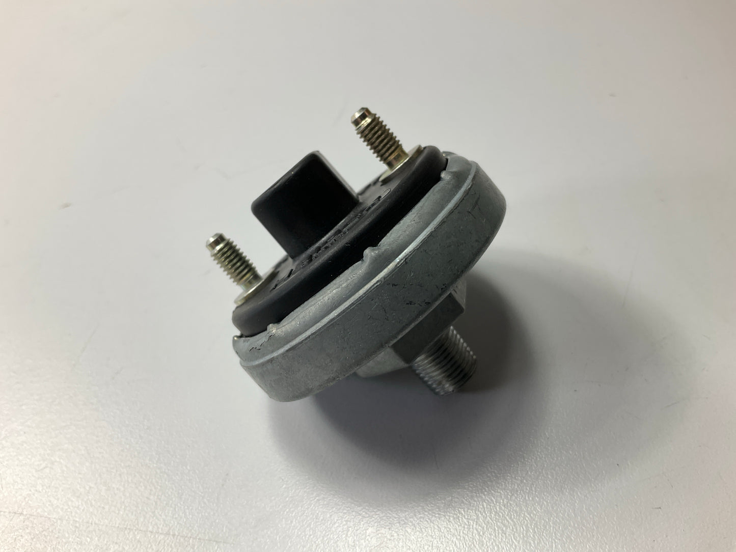 Haldex BE13240 Brake Light Switch, Replaces 13240A, 55 PSI, Pole Size 1/8-27 NPT